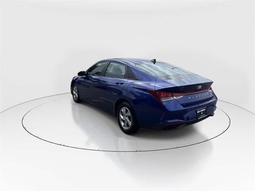 2021 Hyundai ELANTRA SE