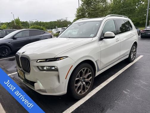 Alpine White 2024 BMW X7 xDrive40i