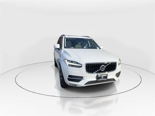 2019 Volvo XC90 T6 Momentum
