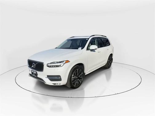 2019 Volvo XC90 T6 Momentum
