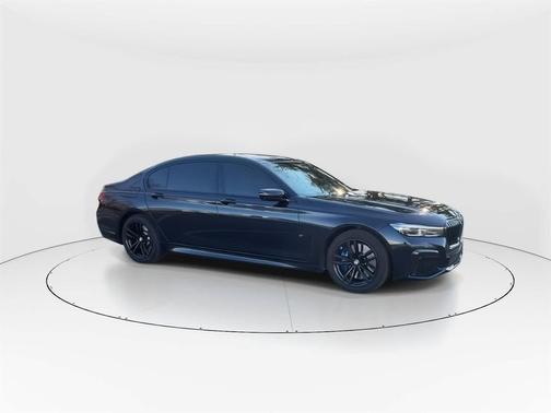 2022 BMW 740 i xDrive