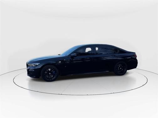 2022 BMW 740 i xDrive
