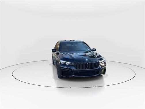 2022 BMW 740 i xDrive