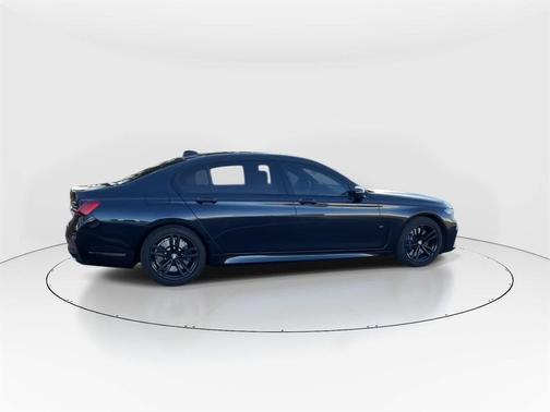 2022 BMW 740 i xDrive