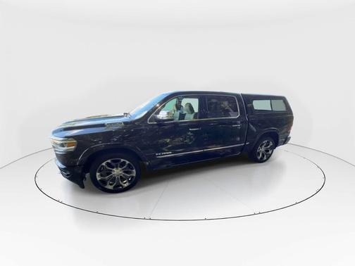 Diamond Black Crystal Pearlcoat 2021 RAM 1500 Limited