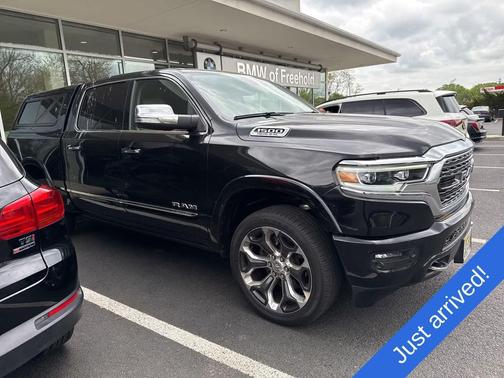Diamond Black Crystal Pearlcoat 2021 RAM 1500 Limited
