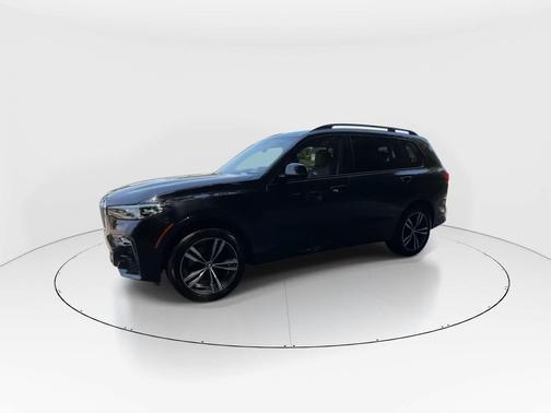 Black Sapphire Metallic 2022 BMW X7 xDrive40i