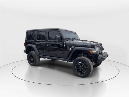 Black Clearcoat 2023 Jeep Wrangler 4-Door Freedom 4x4