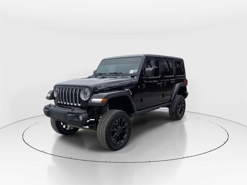 Black Clearcoat 2023 Jeep Wrangler 4-Door Freedom 4x4