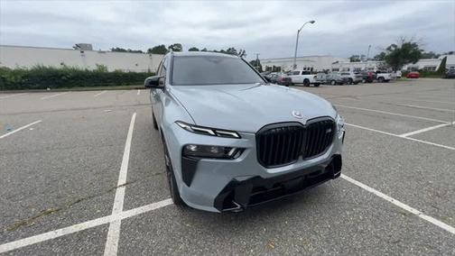 2023 BMW X7 M60i