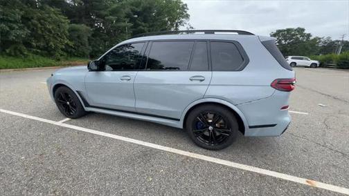 2023 BMW X7 M60i