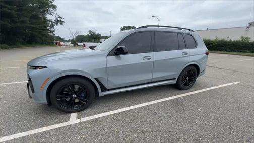 2023 BMW X7 M60i