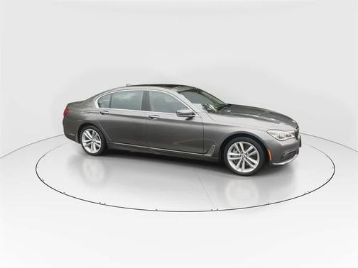2017 BMW 750 i xDrive
