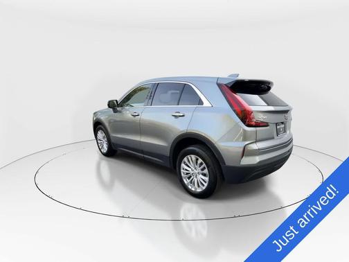 Argent Silver Metallic 2024 Cadillac XT4 Luxury