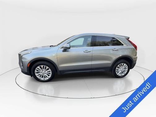 Argent Silver Metallic 2024 Cadillac XT4 Luxury