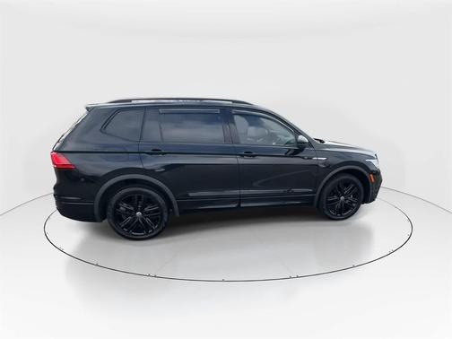 2022 Volkswagen Tiguan 2.0T SE R-Line Black 4MOTION