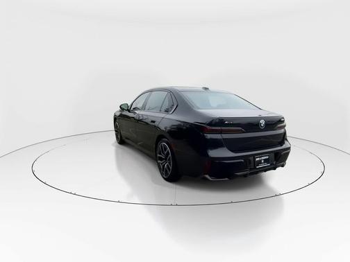 Black Sapphire Metallic 2026 BMW 740 xDrive