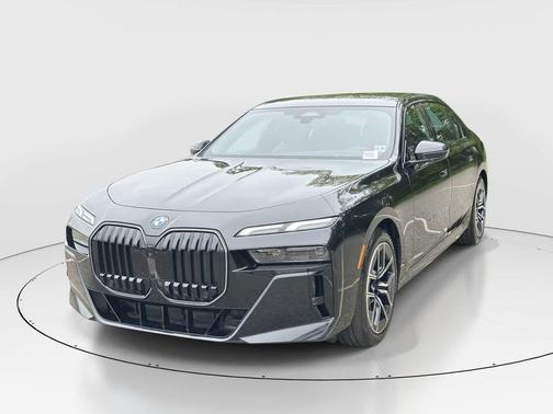Black Sapphire Metallic 2026 BMW 740 xDrive