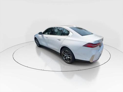 2025 BMW i5 xDrive40