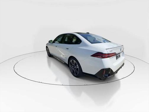2024 BMW 540 i xDrive