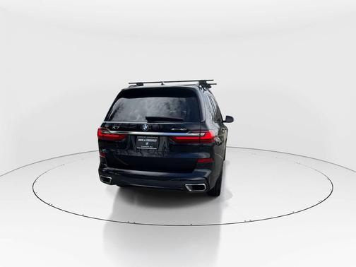 Black Sapphire Metallic 2020 BMW X7 xDrive40i