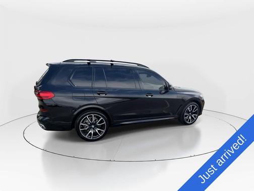 Black Sapphire Metallic 2020 BMW X7 xDrive40i
