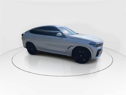 2022 BMW X6 M50i
