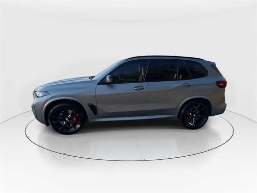2025 BMW X5 M60i