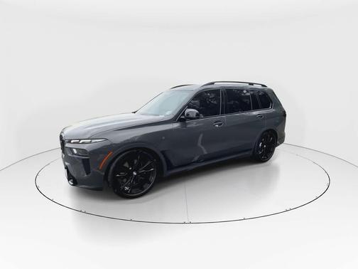 Dravit Grey Metallic 2025 BMW X7 M60i