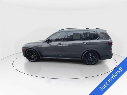 Dravit Grey Metallic 2025 BMW X7 M60i