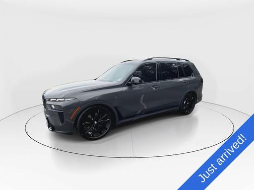 Dravit Grey Metallic 2025 BMW X7 M60i