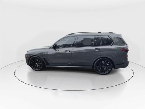 Dravit Grey Metallic 2025 BMW X7 M60i