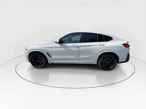 2025 BMW X4 xDrive30i
