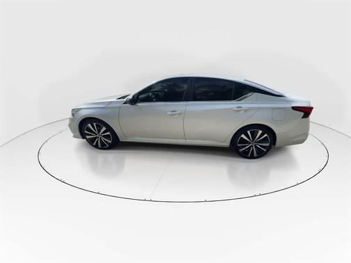 2020 Nissan Altima SR FWD