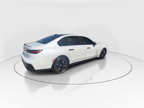 2023 BMW 760 i xDrive