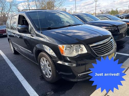 2016 Chrysler Town & Country Touring