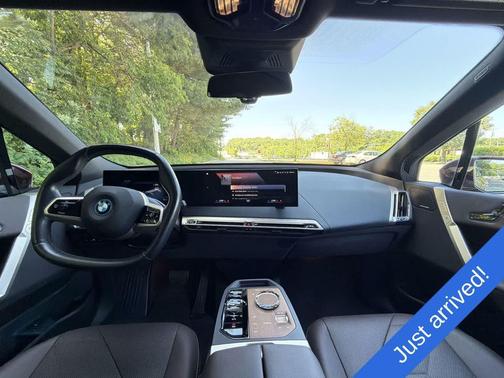 Aventurin Red Metallic 2023 BMW iX xDrive50