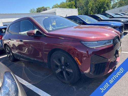 Aventurin Red Metallic 2023 BMW iX xDrive50