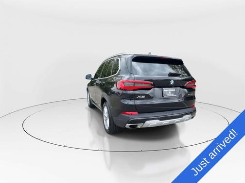 Black Sapphire Metallic 2023 BMW X5 xDrive40i