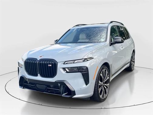 2023 BMW X7 M60i