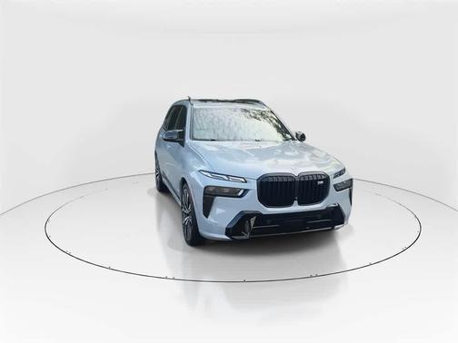2023 BMW X7 M60i