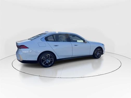 2025 BMW i5 xDrive40