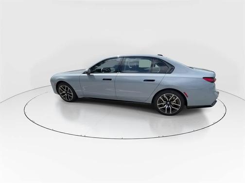 2025 BMW 760 i xDrive