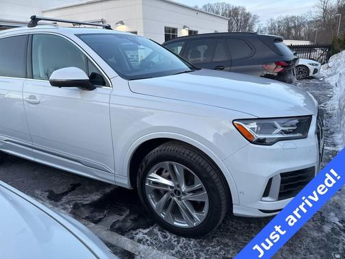 2023 Audi Q7 55 Premium Plus