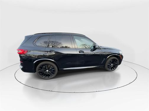 2023 BMW X5 M50i
