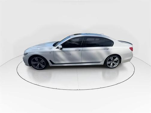 2019 BMW 740 740i