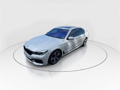 2019 BMW 740 740i