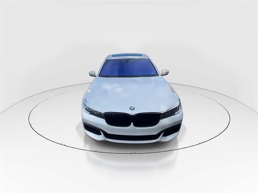 2019 BMW 740 740i