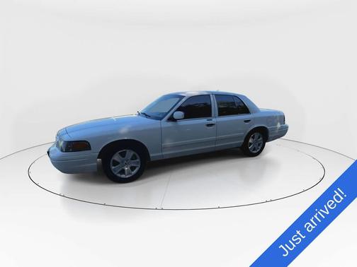 VIBRANT WHITE C/C METALLIC 2011 Ford Crown Victoria LX