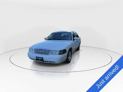 VIBRANT WHITE C/C METALLIC 2011 Ford Crown Victoria LX